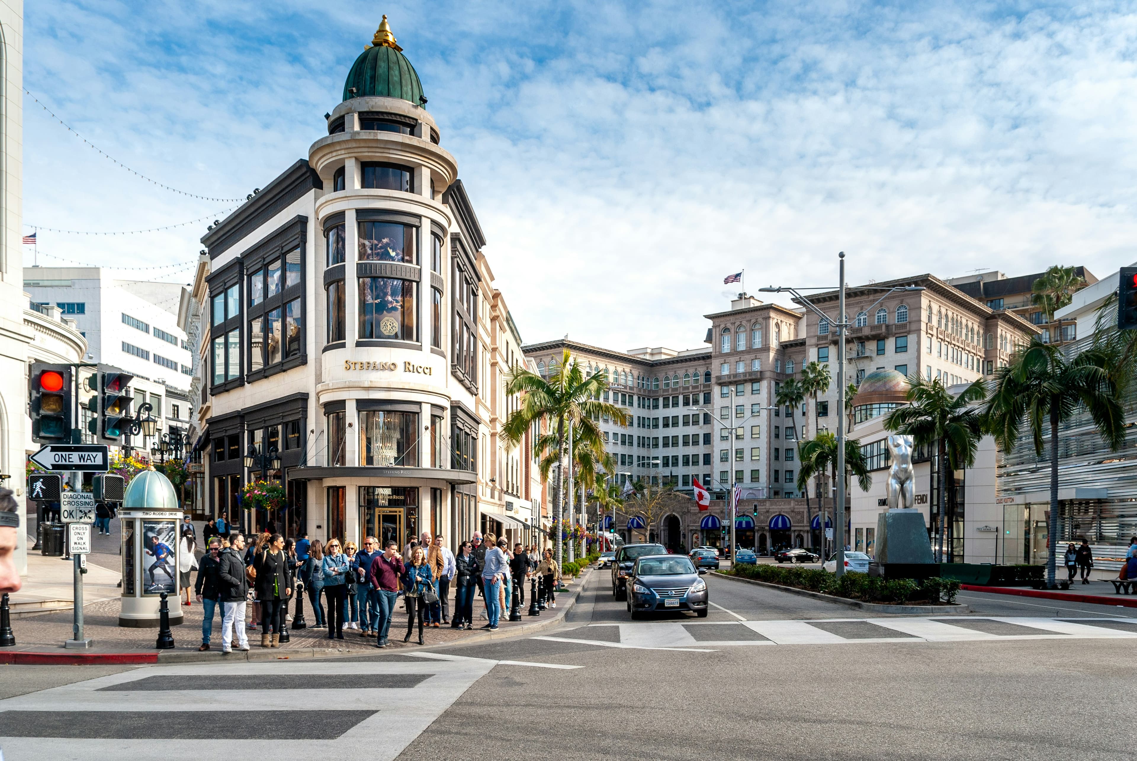 Beverly Hills: A Local's Guide to Rodeo Drive, Restaurants & Things to Do
